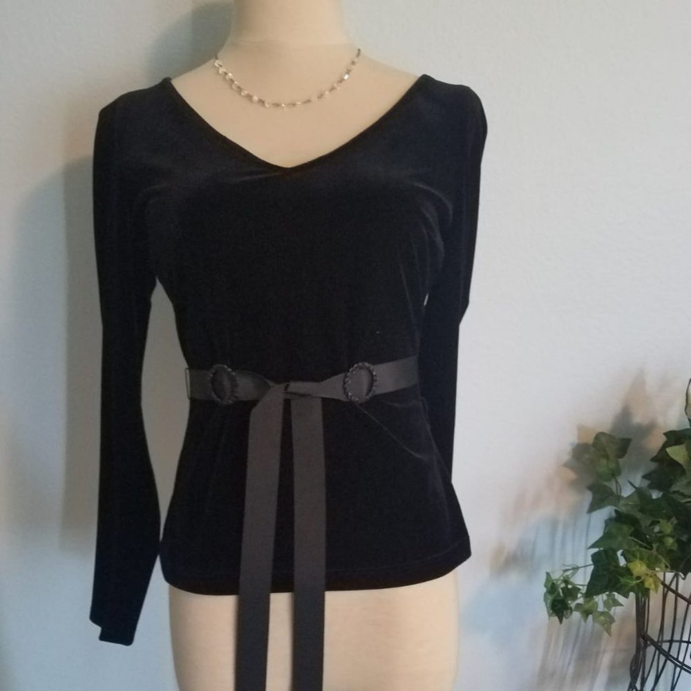 Velour v neck top with decorative belt
